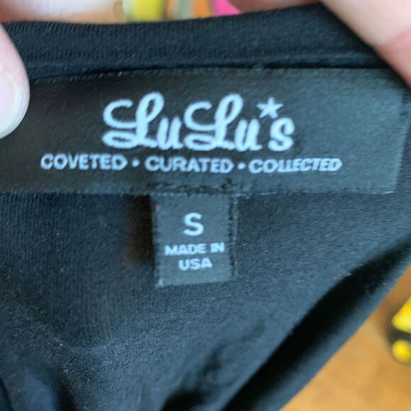 Lulu’s black grommet detail v-neck knit shirt sleeve gothic core dark academia S - Picture 3 of 3